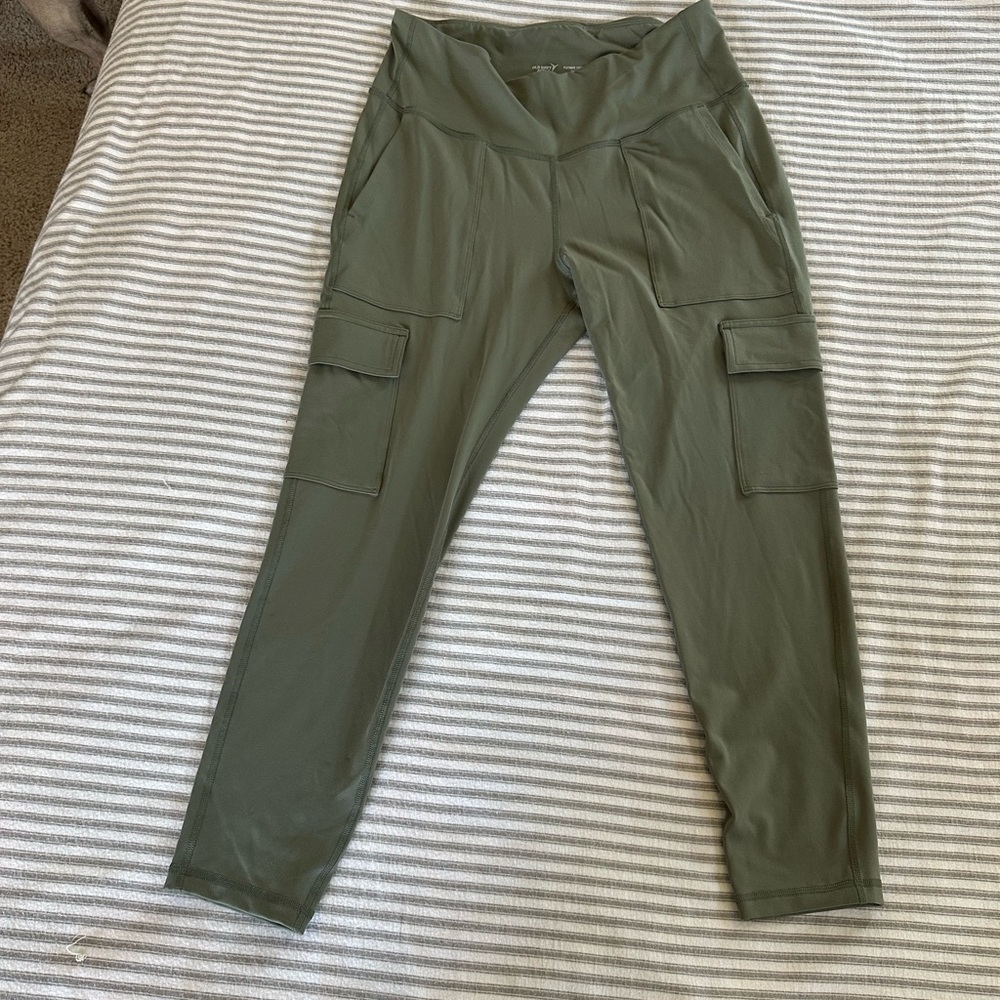 Old Navy XL Olive Green Cargo Leggings